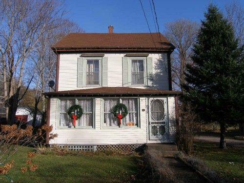 672 St. George Street, Annapolis Royal, N.S., south elevation, 2005.; Heritage Division, NS Dept. of Tourism, Culture and Heritage, 2005								
