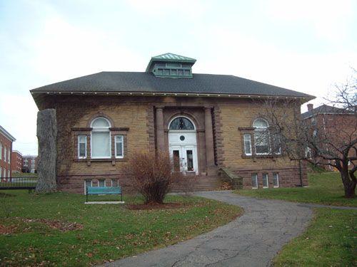 Front elevation, Emmerson Hall, Wolfville, NS, 2005.; Heritage Division, NS Dept. of Tourism, Culture and Heritage, 2005