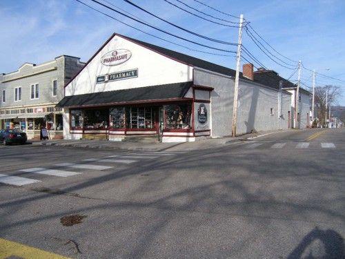 308/310 St. George Street, Annapolis Royal, N.S., South East Elevation, 2005.; Heritage Division, NS Dept. of Tourism, Culture and Heritage, 2005								
