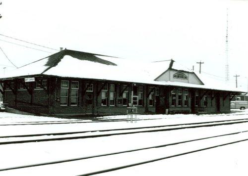 Exterior photo; B. Potyondi, Great Plains Research Consultants, 1991.