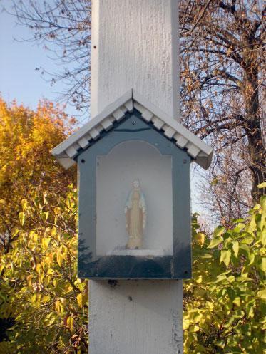 Niche de la croix de chemin du Bord-du-Lac; Ministère de la Culture et des Communications, Jean-François Rodrigue, 2004