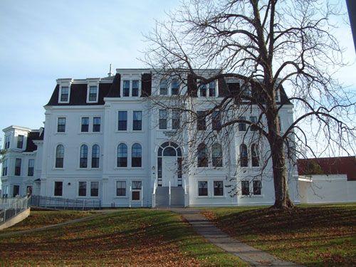 Front elevation, Acadia Seminary, Wolfville, NS, 2005.; Heritage Division, NS Dept. of Tourism, Culture and Heritage, 2005