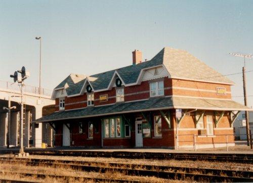 Exterior photo; Cliché Bergeron Gagnon inc., automne 1993.
