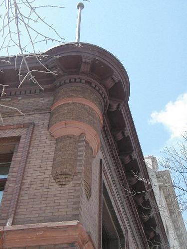 View of the corner turret of the Lake of the Woods Building, Winnipeg, 2004; Historic Resources Branch, Manitoba Culture, Heritage and Tourism, 2005