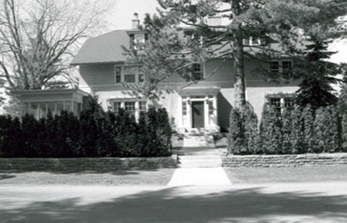 General view of Stornoway, showing the front façade, 1986.; Parcs Canada | Parks Canada, M. Trépanier, 1986.