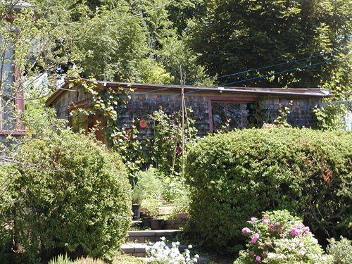 John Salisbury House, shed, Dartmouth, Nova Scotia, 2005.; HRM Planning and Development Services, Heritage Property Program, 2005.