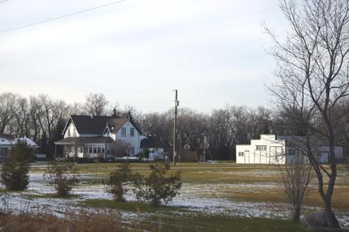 Contextual view, from the east, of the Robertson House, Marquette area, 2005; Historic Resources Branch, Manitoba Culture, Heritage and Tourism, 2005