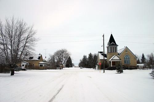 Contextual view, from the south, of Elkhorn United Church, Elkhorn, 2005; Historic Resources Branch, Manitoba Culture, Heritage and Tourism 2005