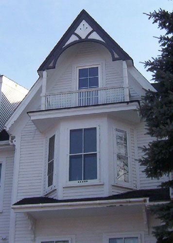 Turned wood ornamentation and balustrade detail, Dimock House, Wolfville, NS, 2006.; Heritage Division, NS Dept. of Tourism, Culture and Heritage, 2006


