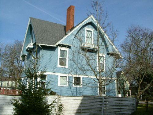 The back of the J. Murray Lawson House, Yarmouth, NS, 2006.; Heritage Division, NS Dept. of Tourism, Culture & Heritage, 2006