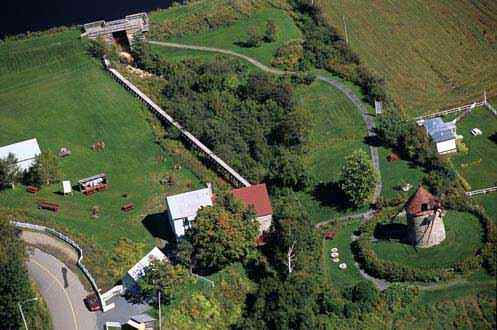 Moulin à eau de L'Isle-aux-Coudres; Ministère de la Culture et des Communications, Pierre Lahoud, 2004