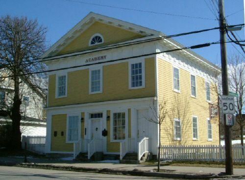 The facade and south side of the Old Yarmouth Academy, Yarmouth, NS, 2006.; Heritage Division, NS Dept. of Tourism, Culture & Heritage, 2006