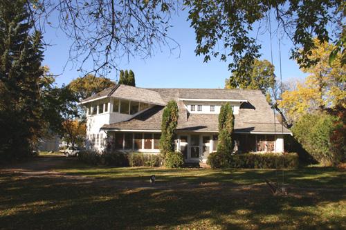 Primary elevations, from the south, of the McGregor House, Kemnay area, 2005; Historic Resources Branch, Manitoba Culture, Heritage, Tourism and Sport, 2005