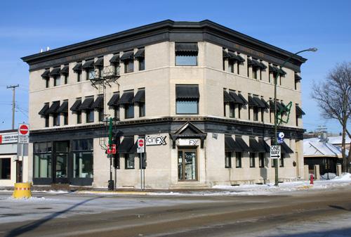 Primary elevations, from the southeast, of the Traders Bank Building, Selkirk, 2005; Historic Resources Branch, Manitoba Culture, Heritage, Tourism and Sport, 2005