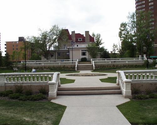 Formal garden, walkways and railings to the east of the Senator Lougheed Residence Provincial Historic Resource, Calgary (May 2000); Alberta Culture and Community Spirit, Historic Resources Management Branch, 2000