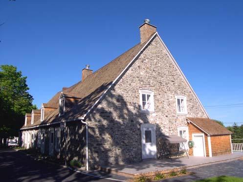 Ancien presbytère de Saint-François-de-Sales; Ministère de la Culture et des Communications, Jean-François Rodrigue, 2004