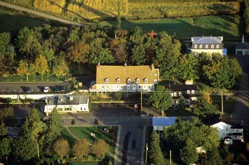 Ancien presbytère de Saint-François-de-Sales; Ministère de la Culture et des Communications, Pierre Lahoud, 2004