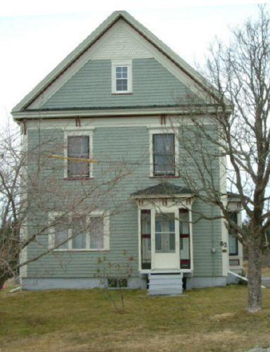 The front elevation of the Capt. Charles Carty House, Dayton, Yarmouth County, NS, 2006.; Heritage Division, NS Dept. of Tourism, Culture & Heritage, 2006