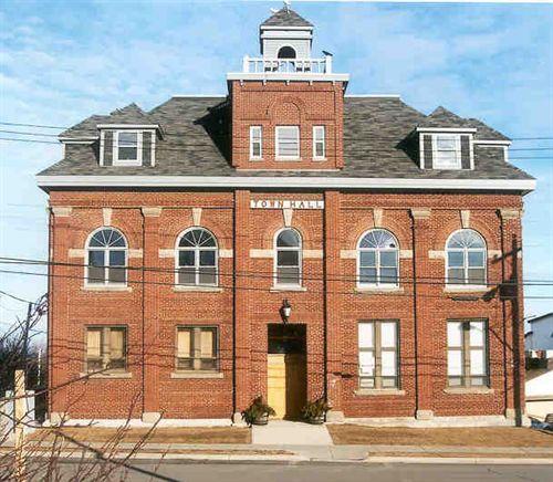 Main elevation, Old Glace Bay Town Hall, Glace Bay, NS, 2006.; Heritage Division, NS Dept. of Tourism, Culture and Heritage, 2006.