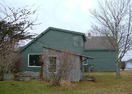 Rear elevation of the Edmund Ellis House, Port Maitland, Yarmouth County, NS, 2006.; Heritage Division, NS Dept. of Tourism, Culture & Heritage, 2006