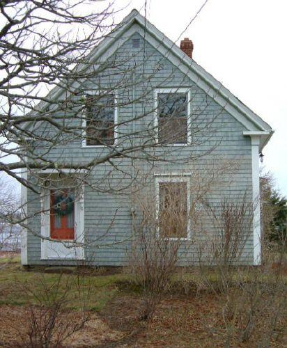 The front elevation of the William Winter House, Brenton, Yarmouth County, NS, 2006.; Heritage Division, NS Dept. of Tourism, Culture & Heritage, 2006