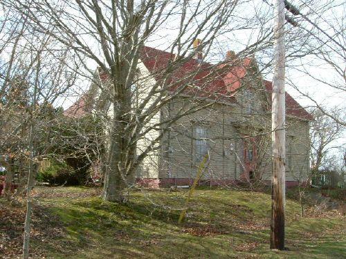 A southerly perspective of the facade of the Richard Williams Jr. House, Milton Highlands, Yarmouth County, NS, 2006.; Heritage Division, NS Dept. of Tourism, Culture & Heritage, 2006