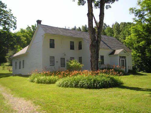 Front elevation perspective, Manson House, North Lochaber, NS, 2005; Heritage Division, Nova Scotia Department of Tourism, Culture and Heritage, 2005