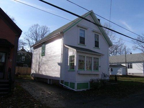 83 Victoria Street, Annapolis Royal, N.S., north east eElevation, 2005.; Heritage Division, NS Dept. of Tourism, Culture and Heritage, 2005								
