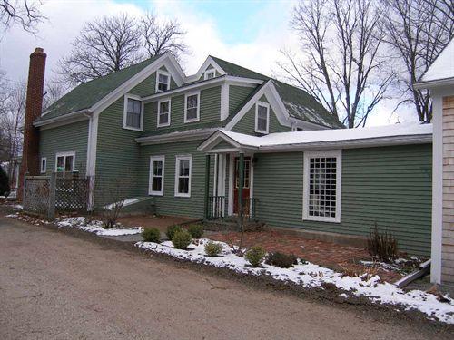 800 St. George Street, Annapolis Royal, N.S., east elevation, 2005.; Heritage Division, NS Dept. of Tourism, Culture and Heritage, 2005								
