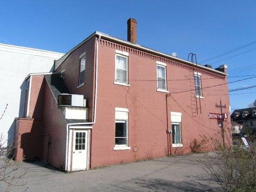239-241 St. George Street, Annapolis Royal, N.S., west elevation, 2005.; Heritage Division, NS Dept. of Tourism, Culture and Heritage, 2005								
