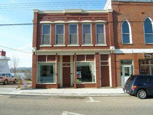 239-241 St. George Street, Annapolis Royal, N.S., east elevation, 2005.; Heritage Division, NS Dept. of Tourism, Culture and Heritage, 2005								
