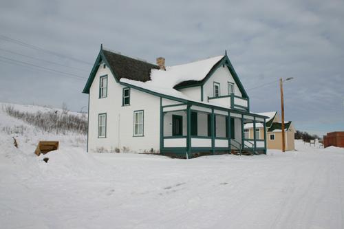 View of the main elevations, from the southeast, of the Sprague House, Minnedosa, 2005; Historic Resources Branch, Manitoba Culture, Heritage, Tourism and Sport, 2005