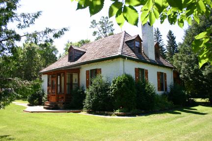 Southwest corner of the Bunn House in the East Selkirk area, 2005; Historic Resources Branch, Manitoba Culture, Heritage and Tourism, 2005