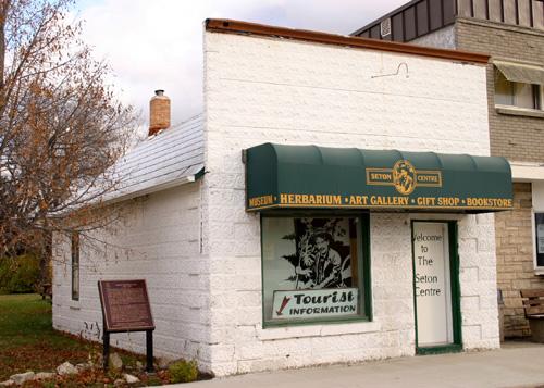 Primary elevations, from the northwest, of the A.E. Gardiner Building, Carberry, 2006; Historic Resources Branch, Manitoba Culture, Heritage, Tourism and Sport, 2006