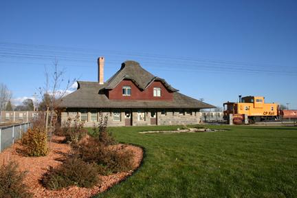 Context view of main facade, from the south, of the Virden Canadian Pacific Railway Station, Virden, 2005; Historic Resources Branch, Manitoba Culture, Heritage and Tourism 2005