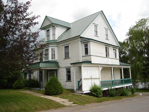 Side view of 105 Guelph; Carleton County Historical Society
