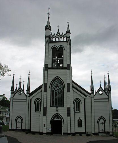 Main elevation of St. John's Anglican Church, Lunenburg, NS, 2005.; Heritage Division, NS Dept. of Tourism, Culture and Heritage, 2005