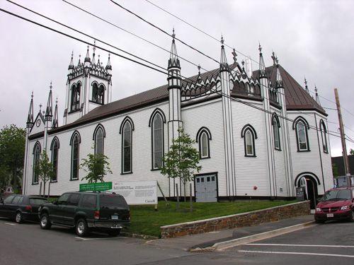 Side and rear elevations of St. John's Anglican Church, Lunenburg, NS, 2005.; Heritage Division, NS Dept. of Tourism, Culture and Heritage, 2005