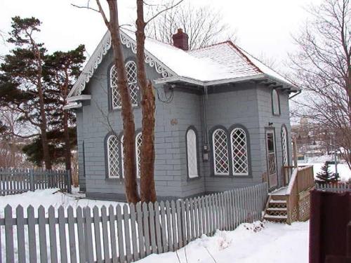 Exterior view of southern and western facades, Sunnyside Gatehouse, St. John't, Nl. Photo taken January 31, 2006; HFNL/ Deborah O'Rielly 2006.