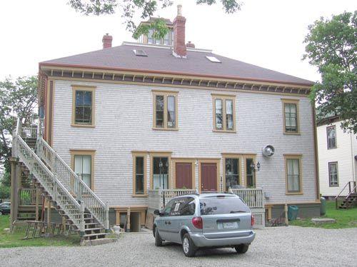 Rear elevation, MacKinnon-Cann Inn, Yarmouth, NS, 2005.; Heritage Division, NS Dept. of Tourism, Culture and Heritage, 2005.