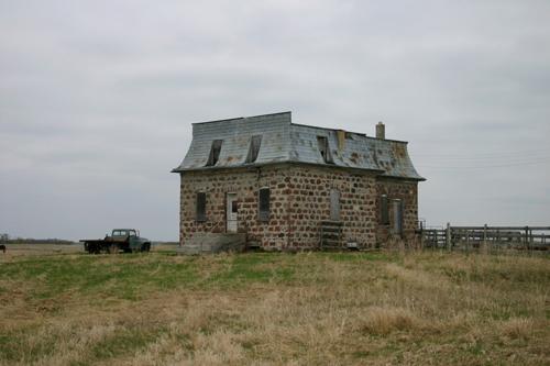Primary elevations, from the northeast, of the Menarey House, Cartwright area, 2006; Historic Resources Branch, Manitoba Culture, Heritage and Tourism, 2006