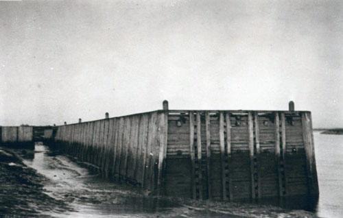 The New Wharf located 1600 feet downstream from the old wharf; Courtesy of Archives of Public Works Canada