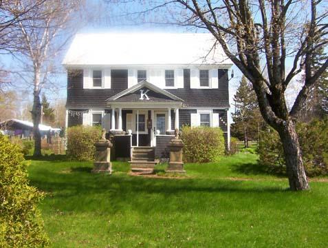 Bremner Hotel, front elevation, 2005.; City of Miramichi
