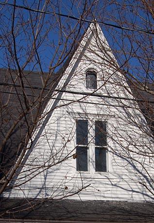 Showing window details of south gable; H. Dunsmore, 2006