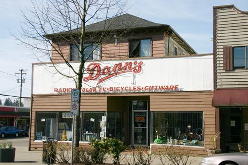 Exterior view of Dann's Electronics; City of Surrey, 2004