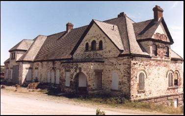 Front and side elevations, Commerical Cable Building, Hazel Hill, NS, 2004.; Copyright Stephen Townsend, 2004.