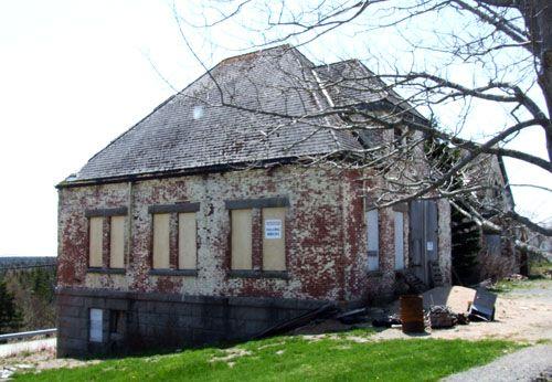 Side elevation of addition. Commerical Cable Building, Hazel Hill, NS, 2006.; Heritage Division, NS Dept. of Tourism, Culture and Heritage, 2006.