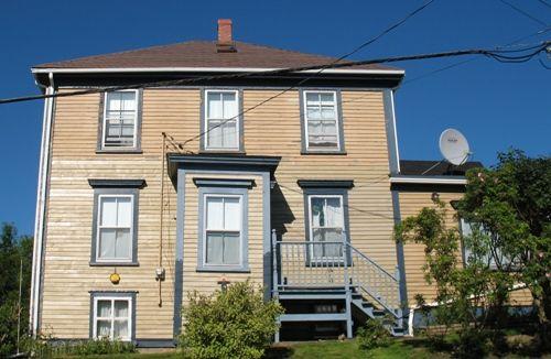 Front elevation, MacIsaac House, Garden Lots, Lunenburg County, Nova Scotia, 2006.; Heritage Division, Nova Scotia Department of Tourism, Culture and Heritage, 2006.