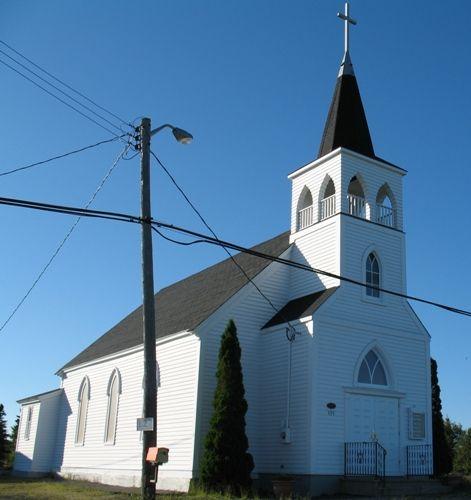 Front and side elevations profile, St. Paul's United Church, Stonehurst Road, Blue Rocks, Lunenburg County, Nova Scotia, 2006.; Heritage Division, Nova Scotia Department of Tourism, Culture and Heritage, 2006.