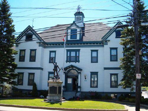 Front Elevation, Liverpool Town Hall and Astor Theatre, Liverpool, 2004; Heritage Division, Nova Scotia Department of Tourism, Culture and Heritage, 2004
